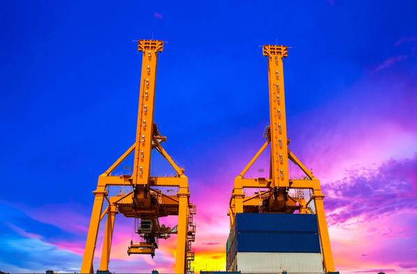 在选择马来西亚货代时，应该考虑哪些方面？